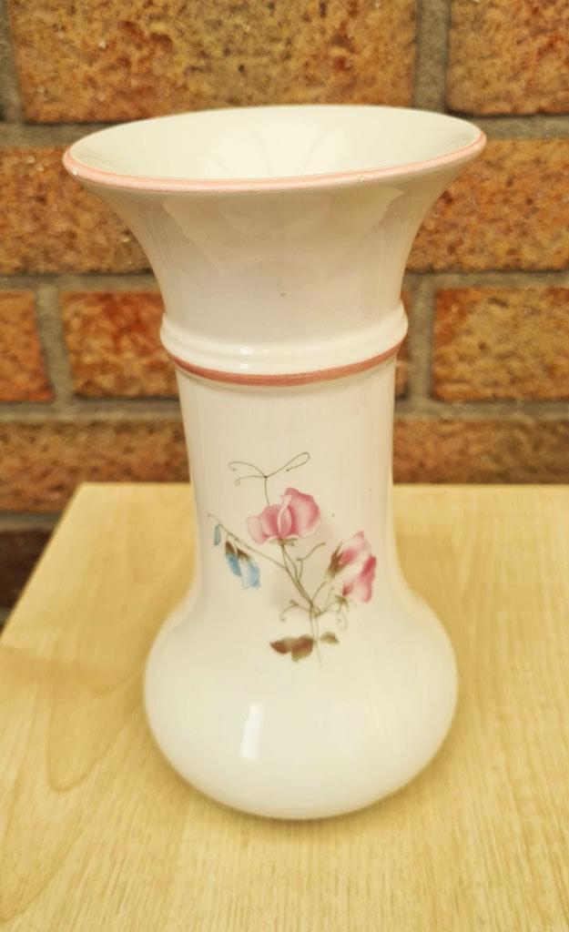 vaasje Capodimonte wit&bloemen - hoogte 21cm- lees info aub, Ophalen, Wit