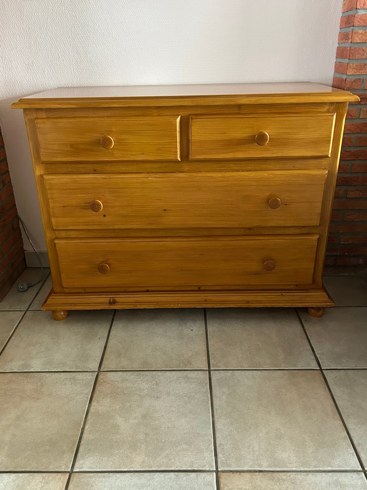 Commode en pin avec 4 tiroirs, Huis en Inrichting, Kasten | Ladekasten, Ophalen, 50 tot 100 cm, Zo goed als nieuw, 3 of 4 laden
