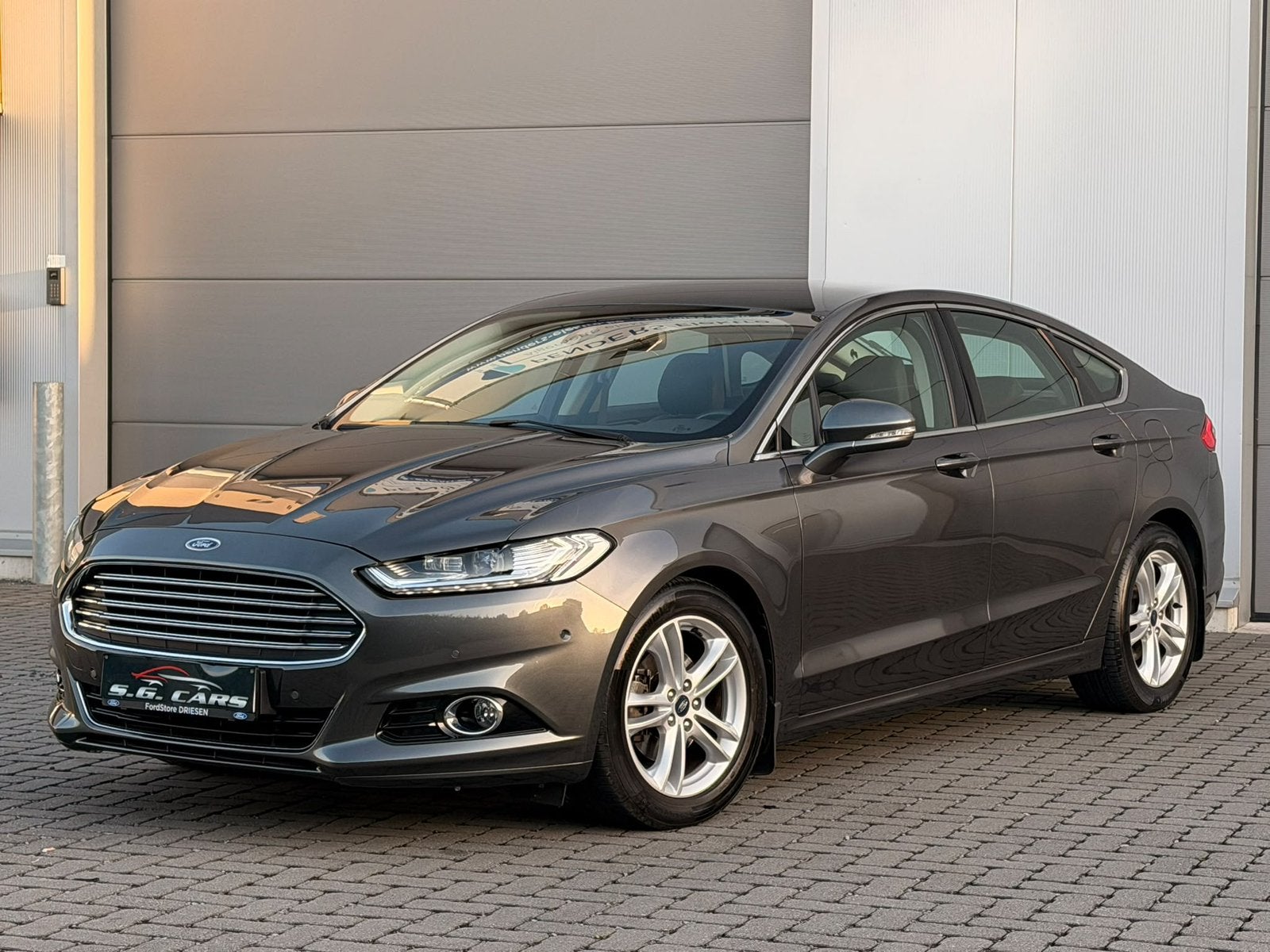 FORD MONDEO 2015 BENZIEN 1.5 EURO6B 106.000KM, Auto's, Euro 6, Mondeo, Bedrijf, Handgeschakeld