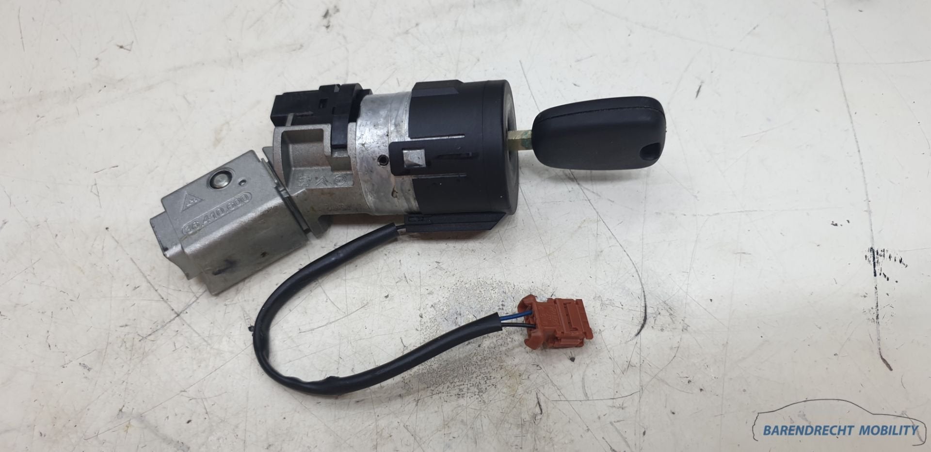 Serrure de contact avec cl Peugeot Citro n 36410600 barbe d', Autos : Pièces & Accessoires, Taurusavenue 1
2132 LS  Hoofddorp, NL