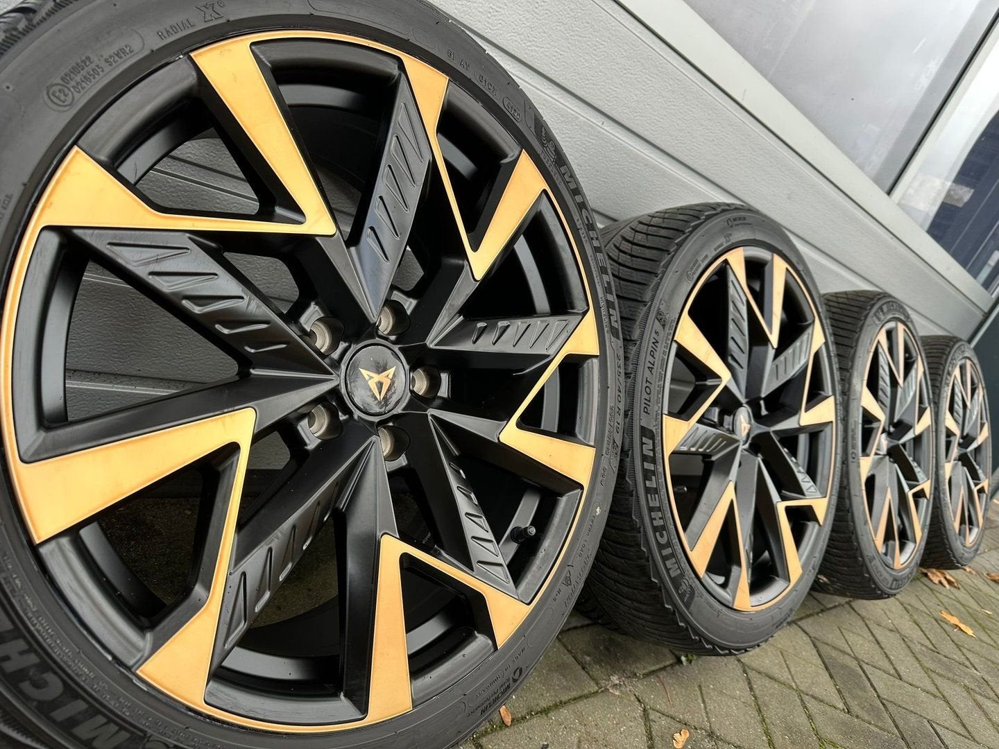 19 " Cupra Formentor Leon Tavascan Born velgen winterbanden, Auto-onderdelen, Banden en Velgen, 19 inch, -, -, Banden en Velgen