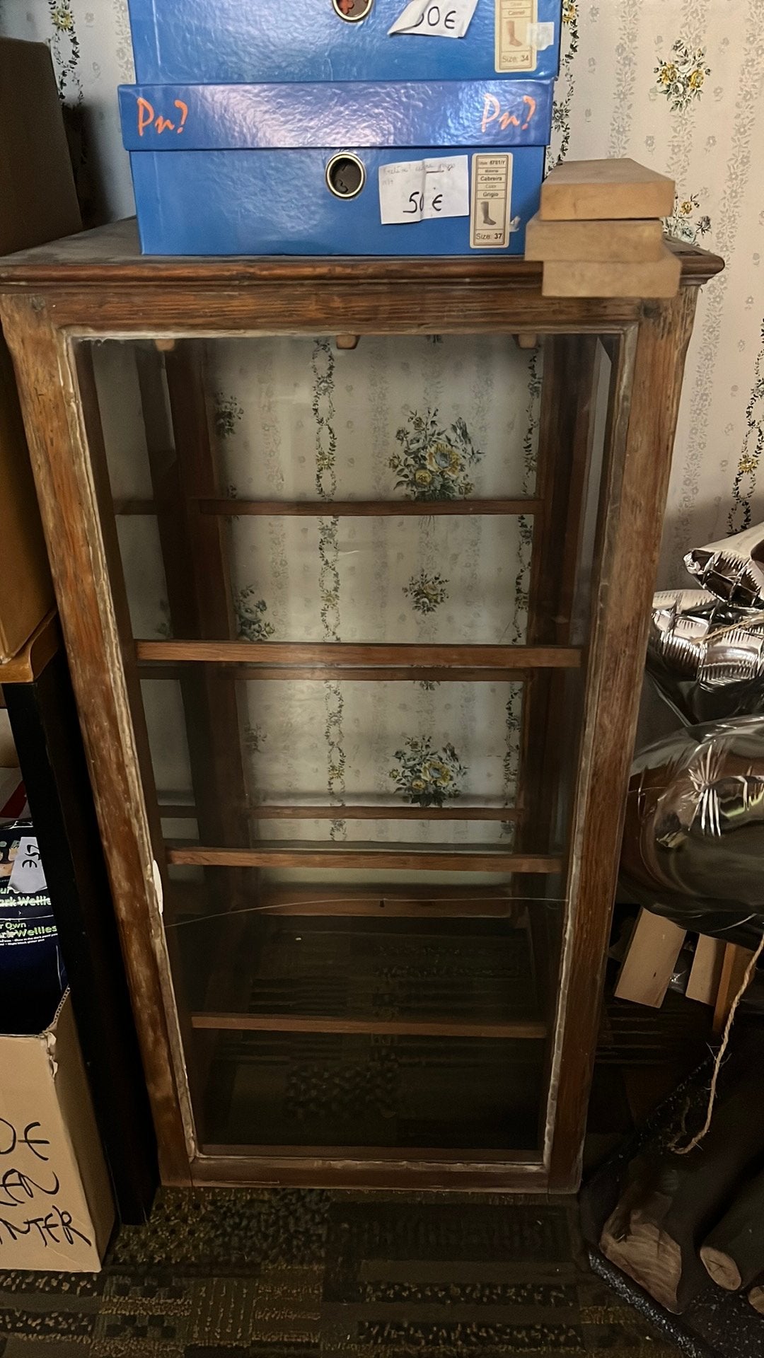 Oud kastje met glas, Ophalen, Zo goed als nieuw, Glas