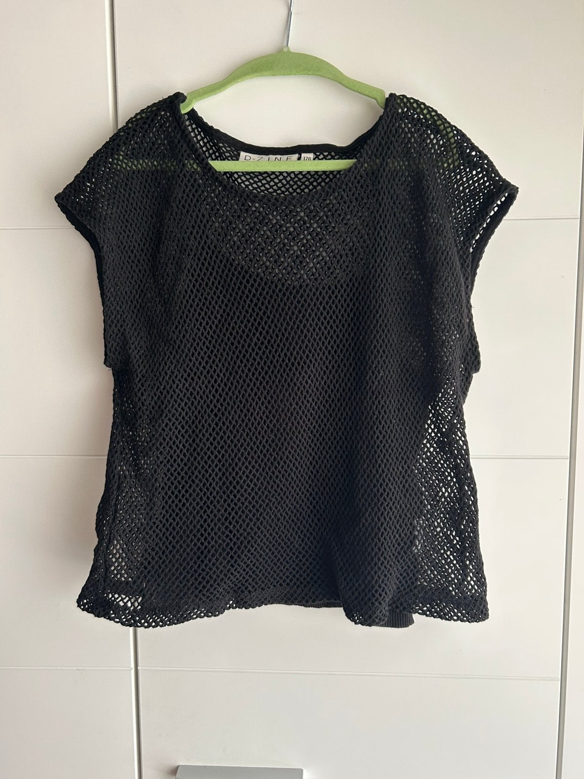 Zwart topje D-zine maat 176., Kinderen en Baby's, Kinderkleding | Maat 176, Ophalen of Verzenden, Zo goed als nieuw