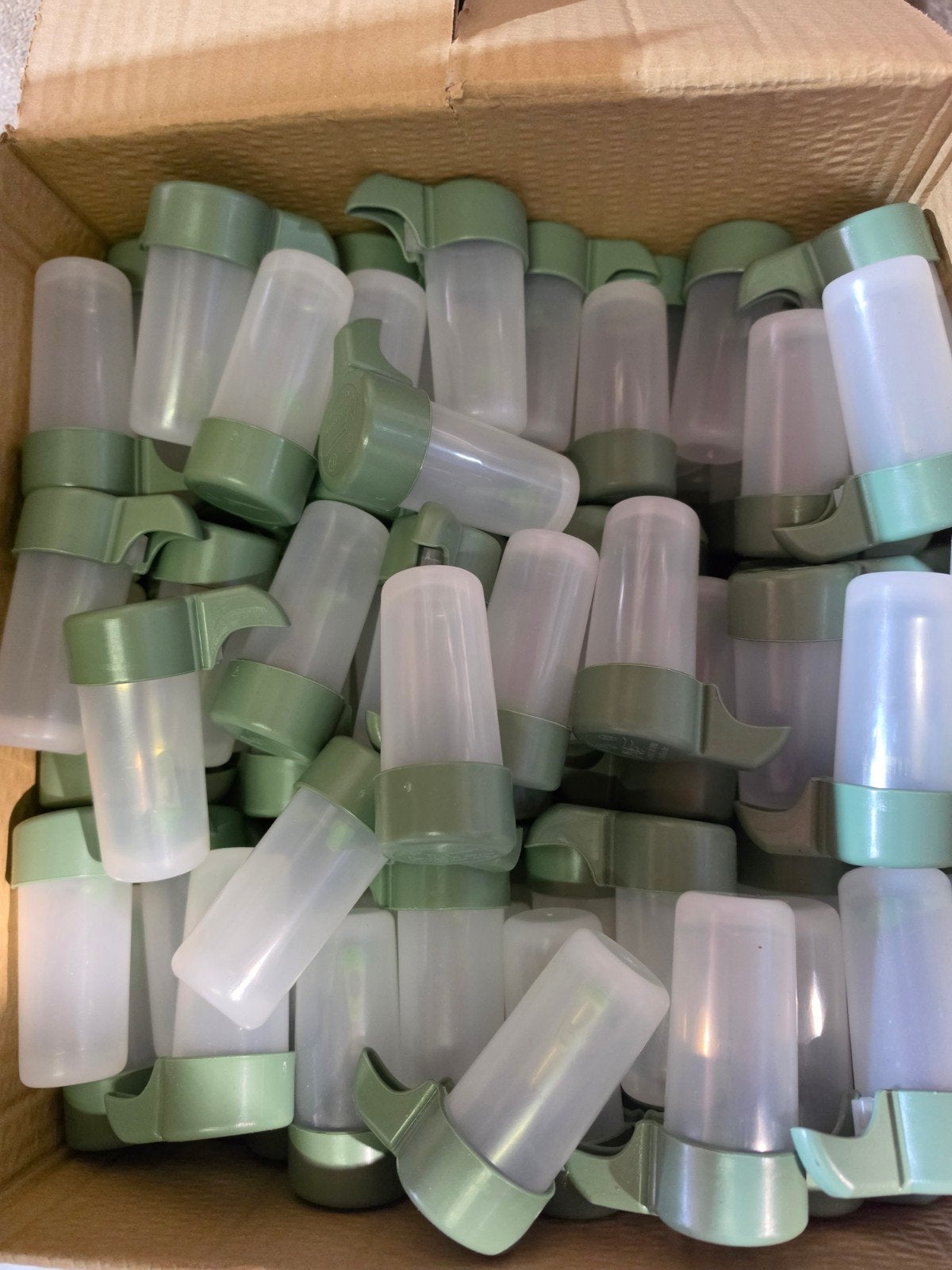 Fontaine à boire Olive Green Système anti-déchets 80ml - Mol, Animaux & Accessoires, Enlèvement, Neuf, Accessoires pour cage