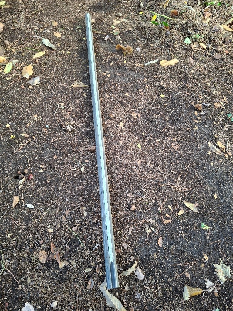 zwart gelakte tuinpalen, Ophalen, Zo goed als nieuw, 180 tot 250 cm, Palen