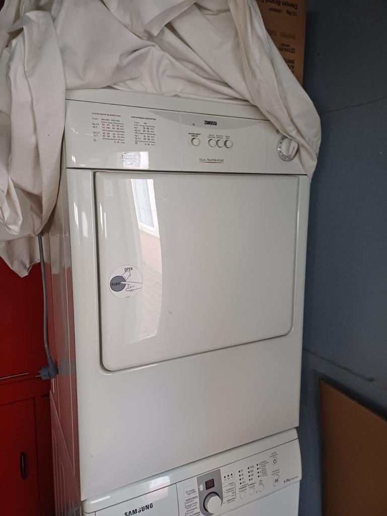 Zanussi droogkast, Elektronische apparatuur, Droogkasten, Ophalen