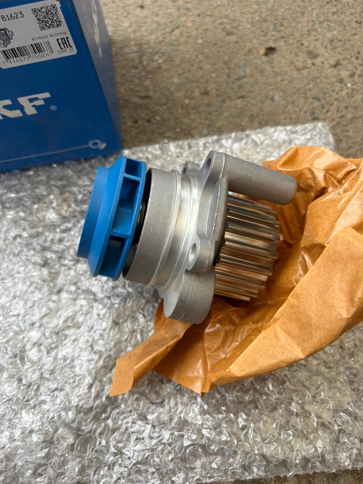 SKF Waterpomp voor een auto, Ophalen, Nieuw