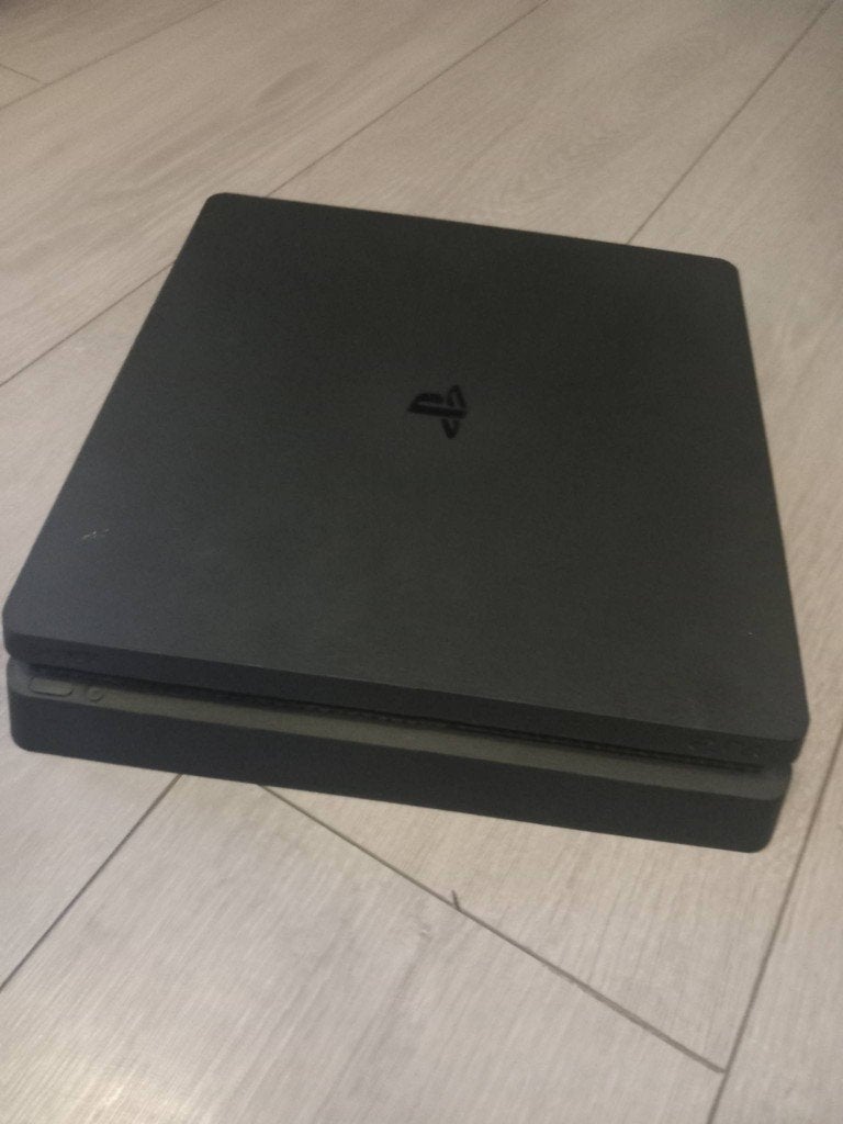 Playstation 4 slim, Consoles de jeu & Jeux vidéo, Neuf, Enlèvement ou Envoi, 1 TB, Avec jeux
