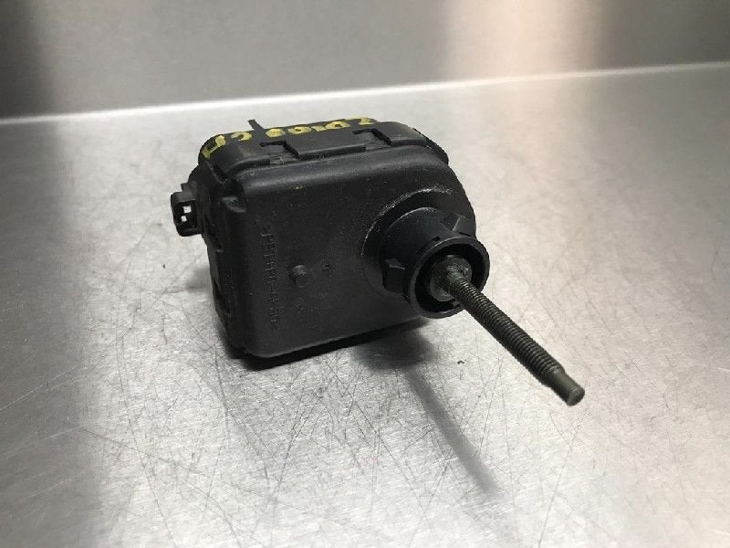 PHARE MOTEUR Toyota RAV4 (A2) (01-2000/11-2005), Utilisé, Toyota