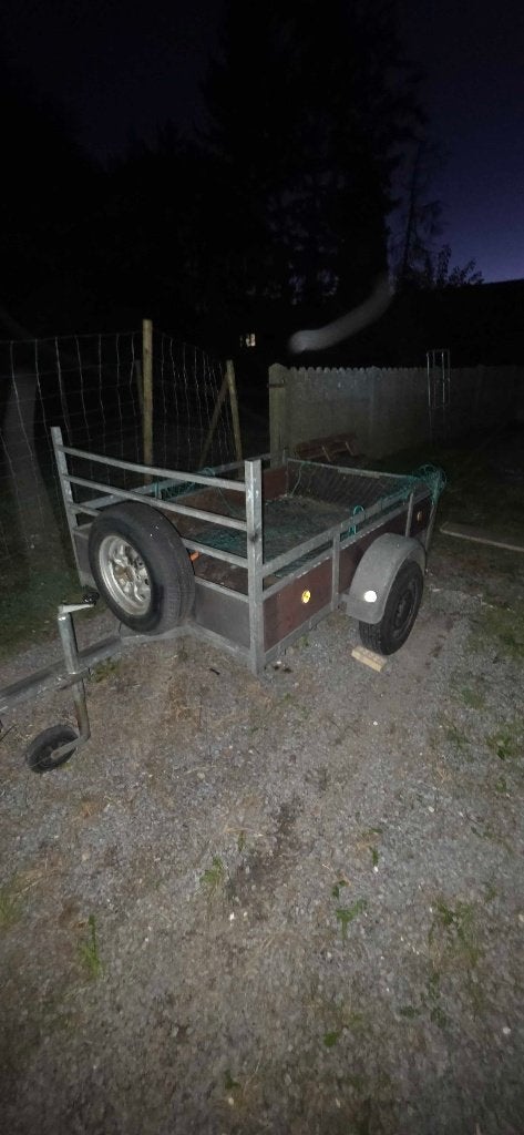 Aanhangwagen enkelas – 750 kg, Ophalen, Gebruikt