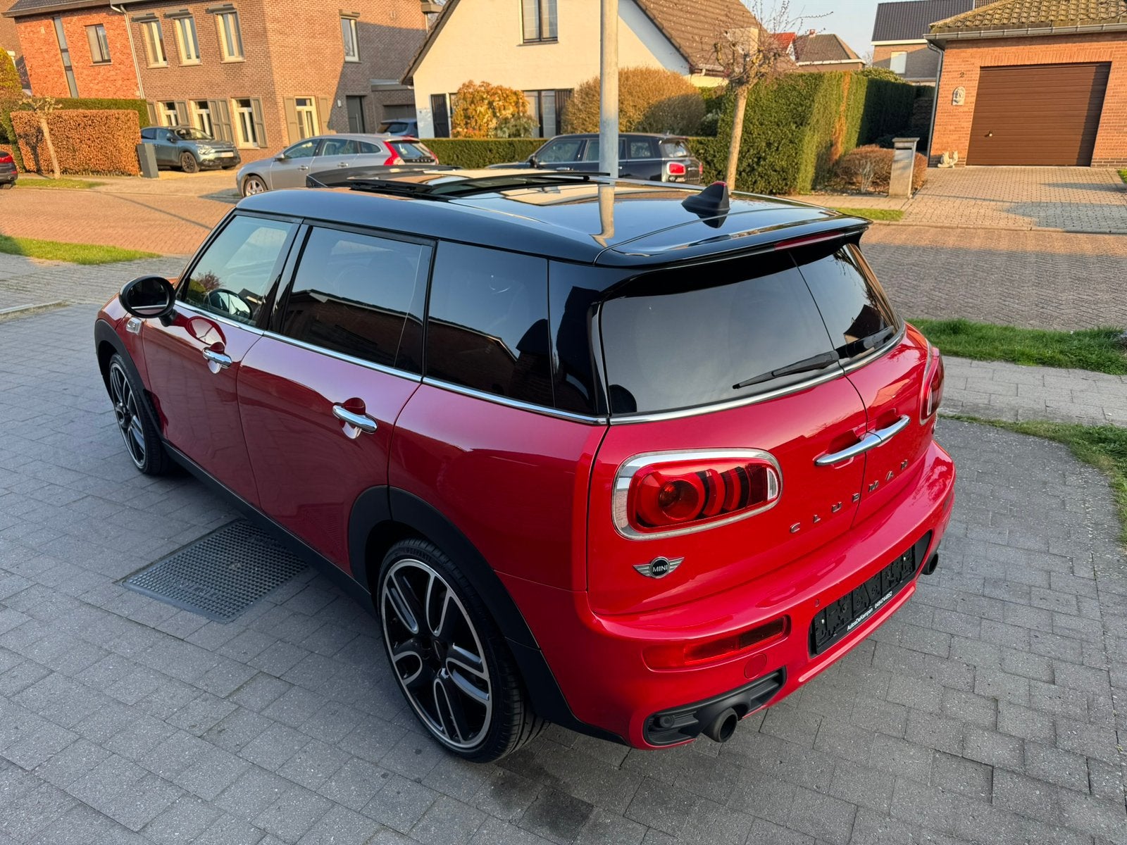 Mini Clubman S 2.0 benzine Automaat, Auto's, Stof, https://public.car-pass.be/vhr/e6985cda-5f89-422f-a070-a43546a3e0f0, 4 cilinders