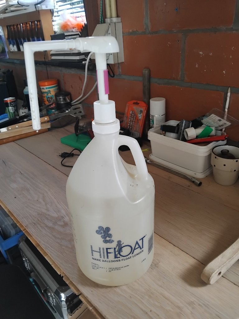 Product om helium ballonnen langer in de lucht te houden, Hobby en Vrije tijd, Ophalen, Zo goed als nieuw, Versiering