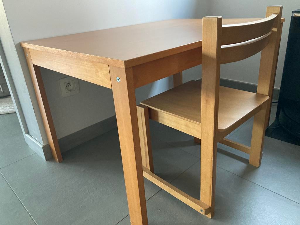 Kindertafel + stoeltje, Kinderen en Baby's, Kinderkamer | Tafels en Stoelen, Ophalen, Gebruikt