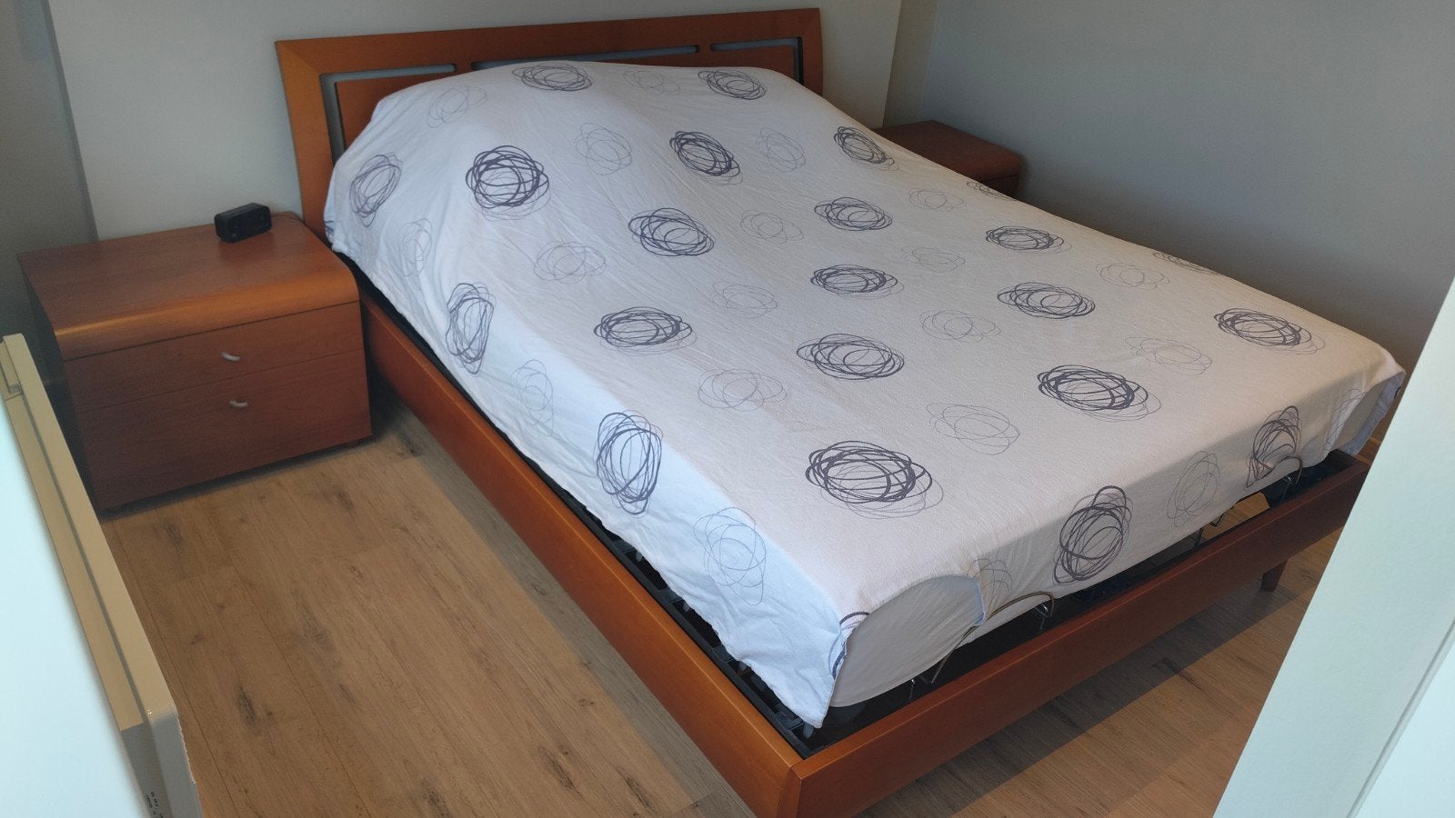 Bed 160x200 met 2 nachtkastjes, Huis en Inrichting, Slaapkamer | Complete slaapkamers, Ophalen