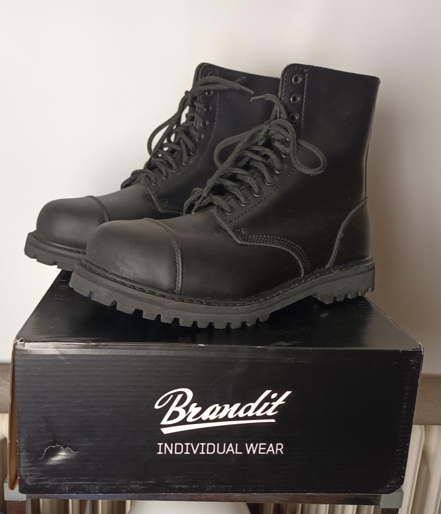 Lederen laarzen 10 gats - nieuw!, Kleding | Heren, Schoenen, Nieuw, Boots, Zwart, Ophalen of Verzenden