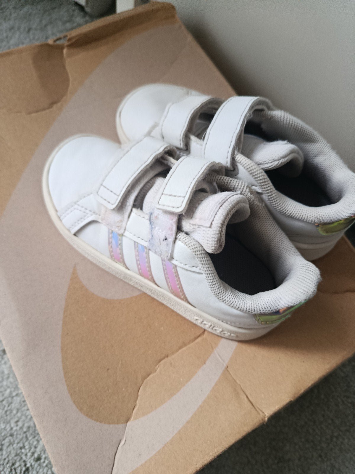 basket fille, Adidas, Enlèvement ou Envoi, Utilisé, Autres types