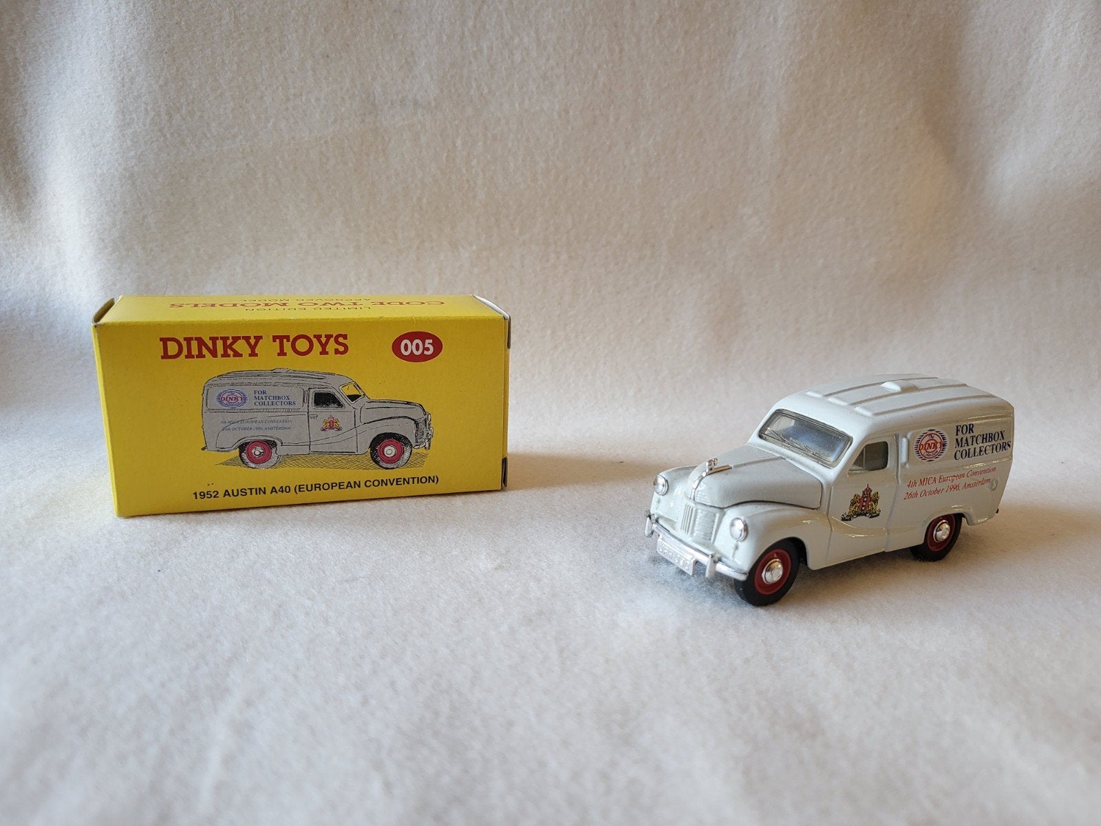 Dinky Toys 005 1952 Austin A40 MICA Convention, Ophalen of Verzenden, Dinky Toys