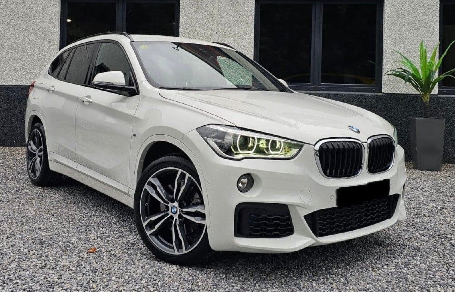 BMW X1 sDrive full Pack M (interieur en exterieur), Auto's, Euro 6, 4 cilinders, Alcantara, Wit