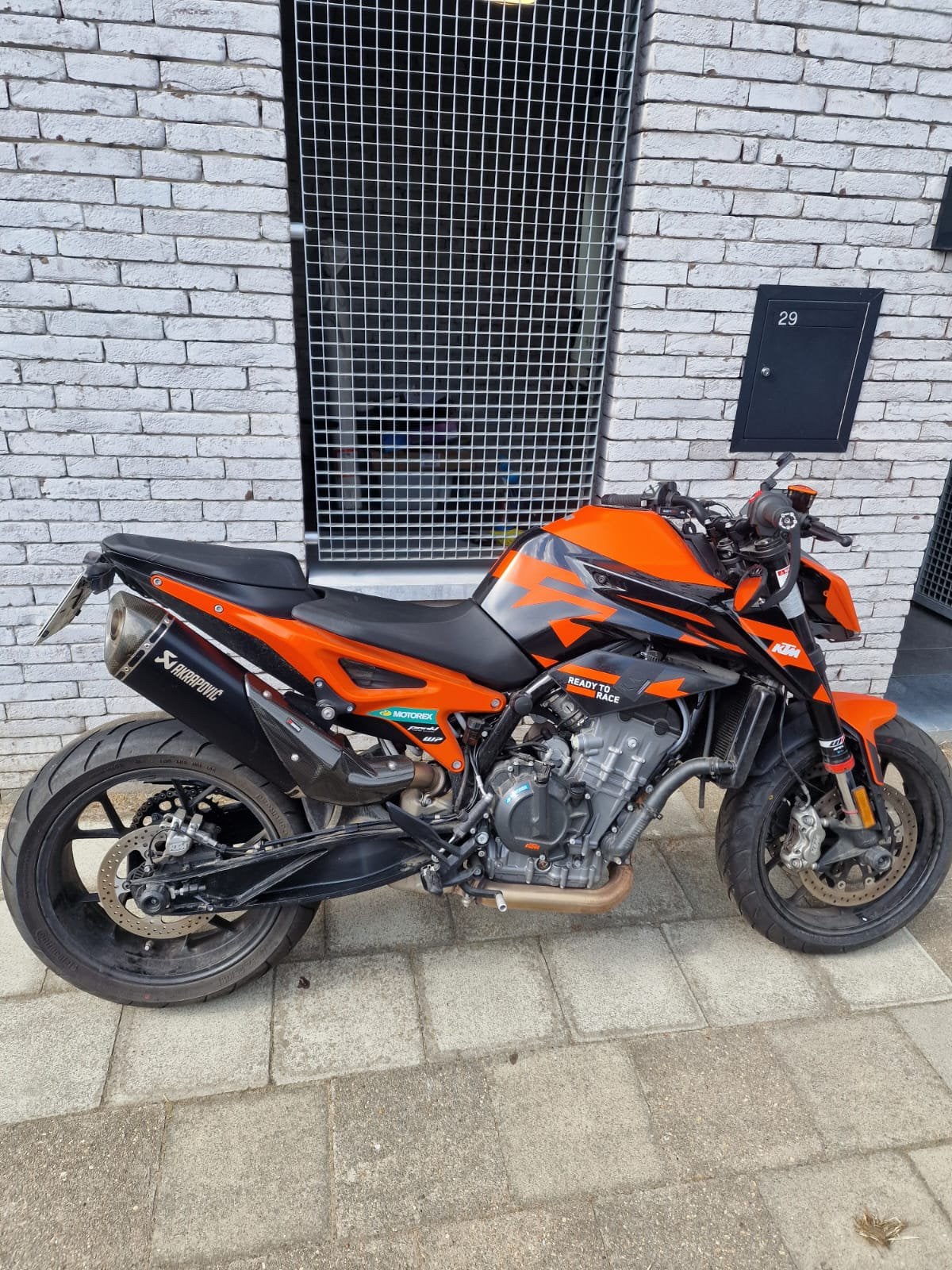 KTM 890 Duke GP met extra onderdelen, Motoren, Motoren | KTM, Nieuw, Particulier, Meer dan 35 kW