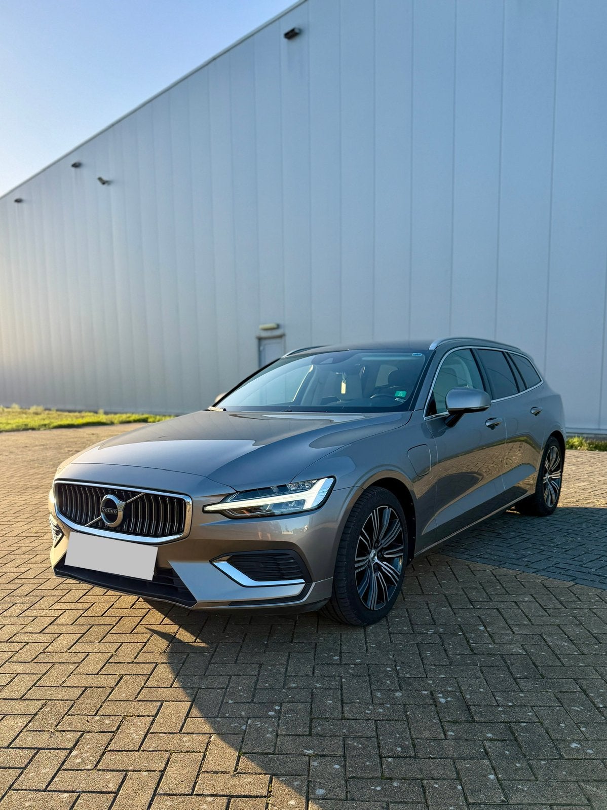 Volvo V60 T6 Plug-in Hybrid Inscription AWD, Autos, Cuir, Argent ou Gris, Achat, Entreprise