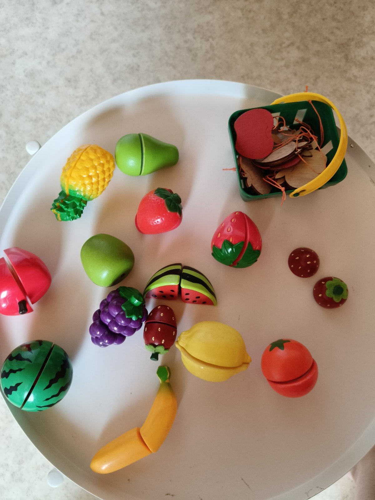 plastic en houten fruit uit twee delen met velcro, Ophalen