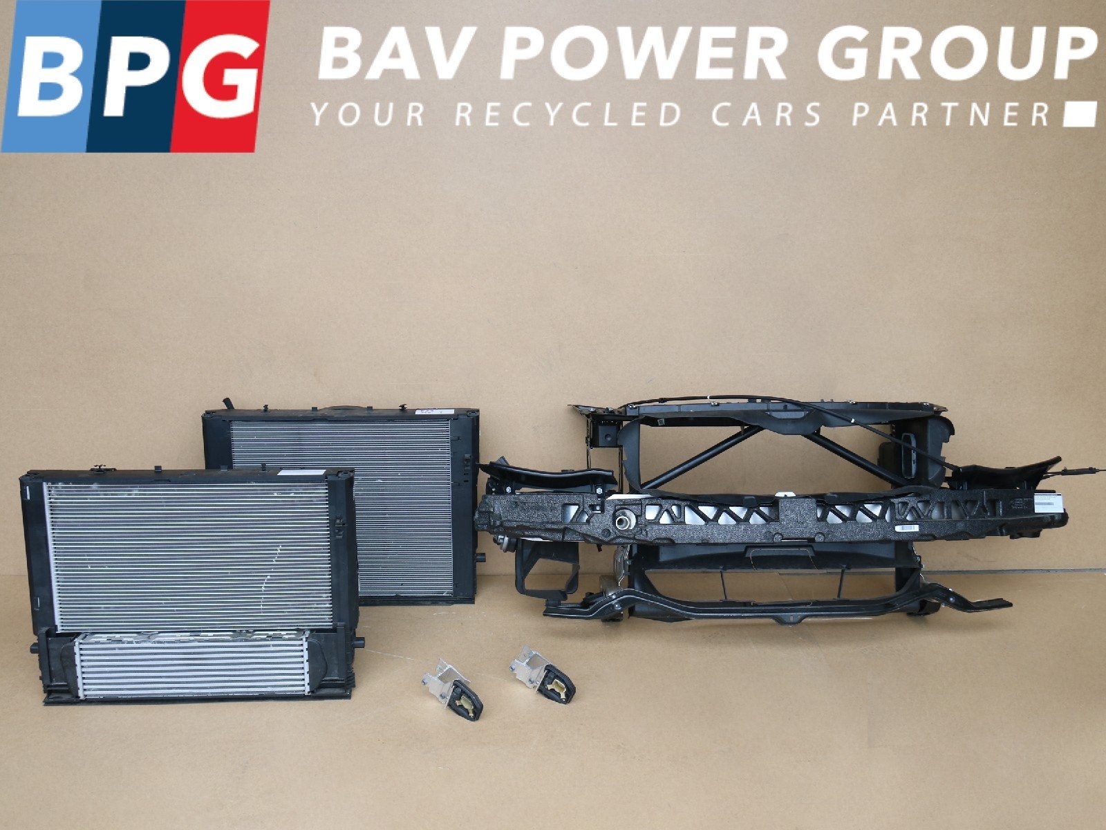 RADIATEUR COMPLEET VOORFRONT BMW 3 serie Gran Turismo (F34), Gebruikt, BMW, Petuelring 130
80809  München, DE, Bayerische Motoren Werke AG