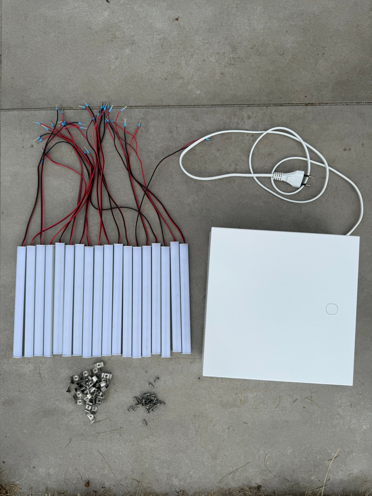 Linthorst sturing met led-lampen om in kweekkooien te hangen, Enlèvement, Comme neuf
