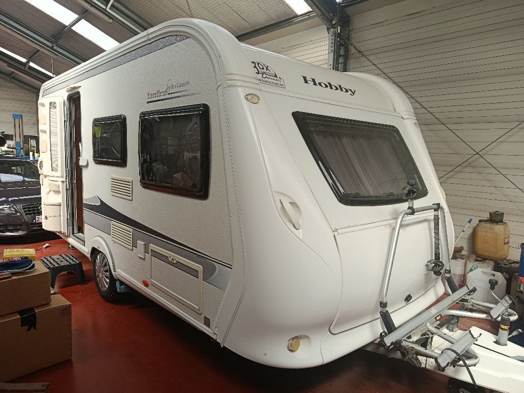 Caravane à vendre, Jusqu'à 4, 6 à 7 mètres, Hobby, Poêle