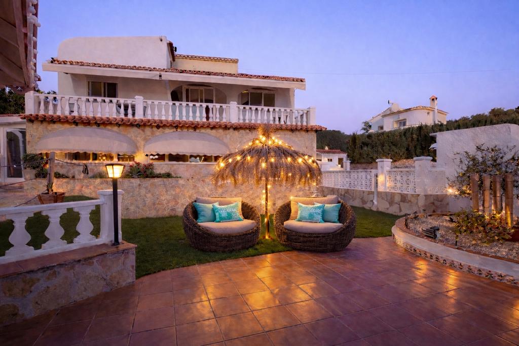 Te huur luxe villa coco calpe costa blanca  12 p, Vakantie, 12 personen, Groepsaccommodatie, Costa Blanca, Open haard