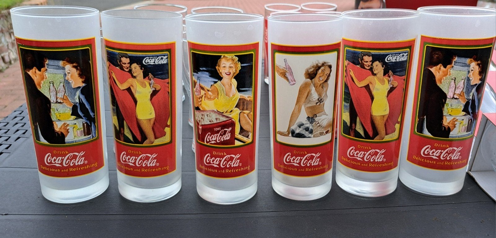 doe bod set vintage cola glazen en arcopar tassen, Ophalen