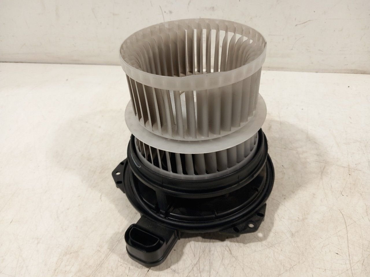 Kachel ventilator motor Toyota C-HR, Onderdelen@venauto.nl, Van der Ven Autorecycling B.V., Gebruikt, Ettenseweg 76, 4706 PB Roosendaal, The Netherlands