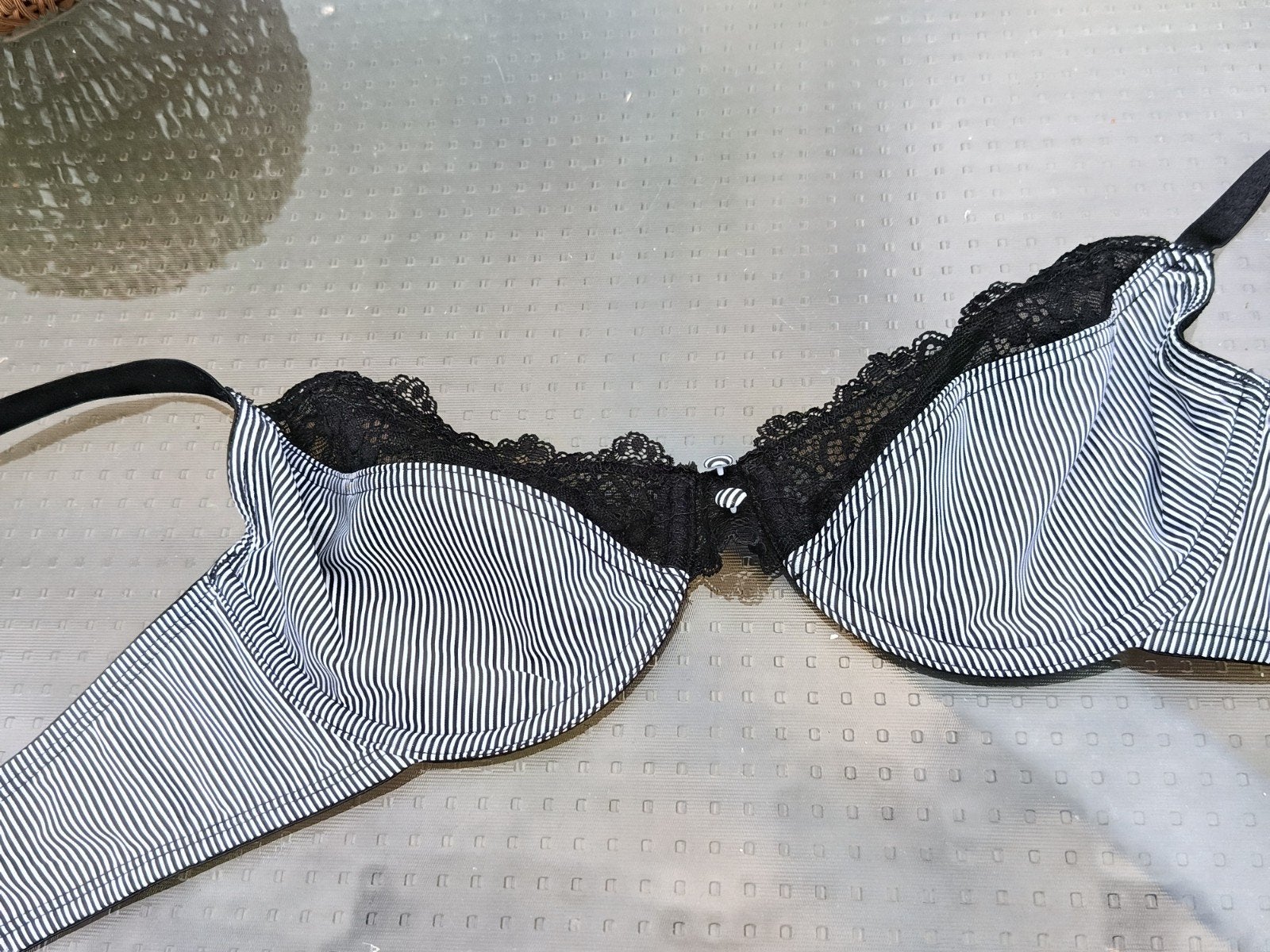 Soutien-gorge C&A 90C noir et blanc, Kleding | Dames, Ondergoed en Lingerie, Ophalen, Wit, BH