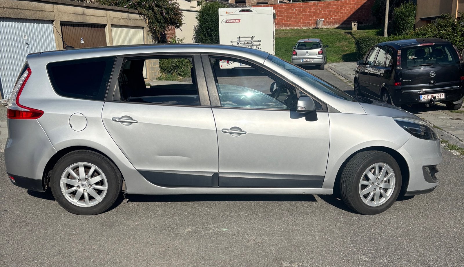 La voiture est propre, Autos, Achat, 7 places, Boîte manuelle, Autre carrosserie