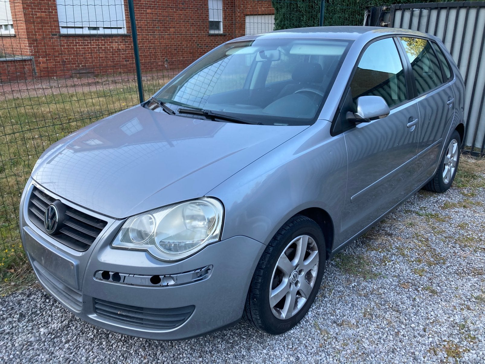 Vw polo 12l édition a reparer ou pieces, Cuir, Argent ou Gris, Achat, 4 portes