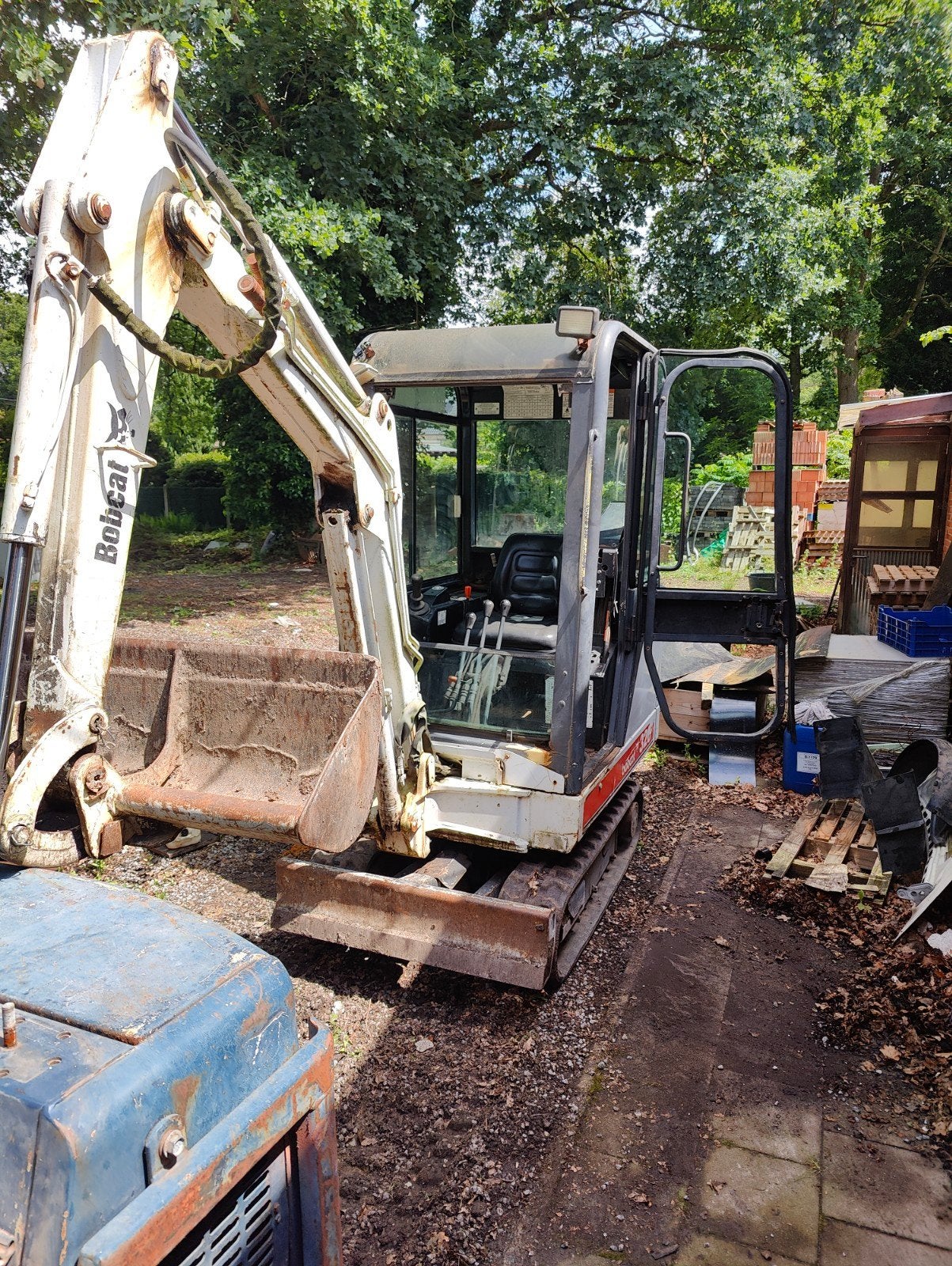 Bobcat 320, Ophalen