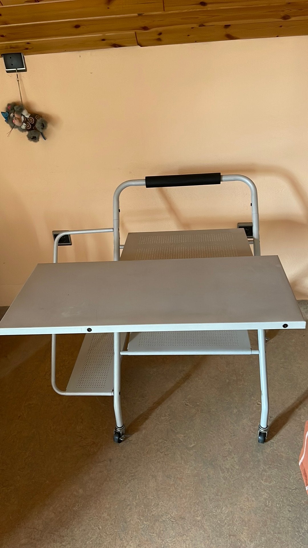 Computer tafel verrijdbaar, Computers en Software, Laptoptafels, Ophalen, Zo goed als nieuw