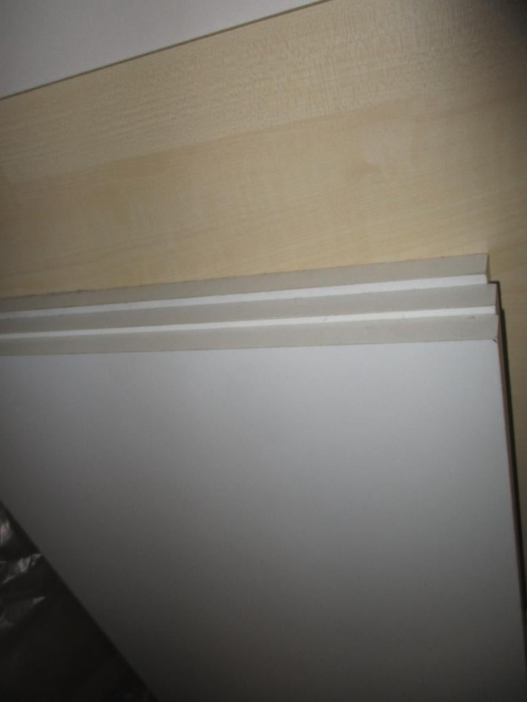 drie wandplanken wit 80x40 cm met bevestigingshaken, Ophalen, Gebruikt