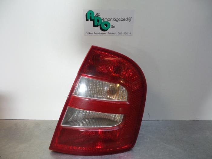 Feu arrière droit d'un Skoda Fabia (Fabia 00-), -, 3 mois de garantie, Utilisé, Skoda