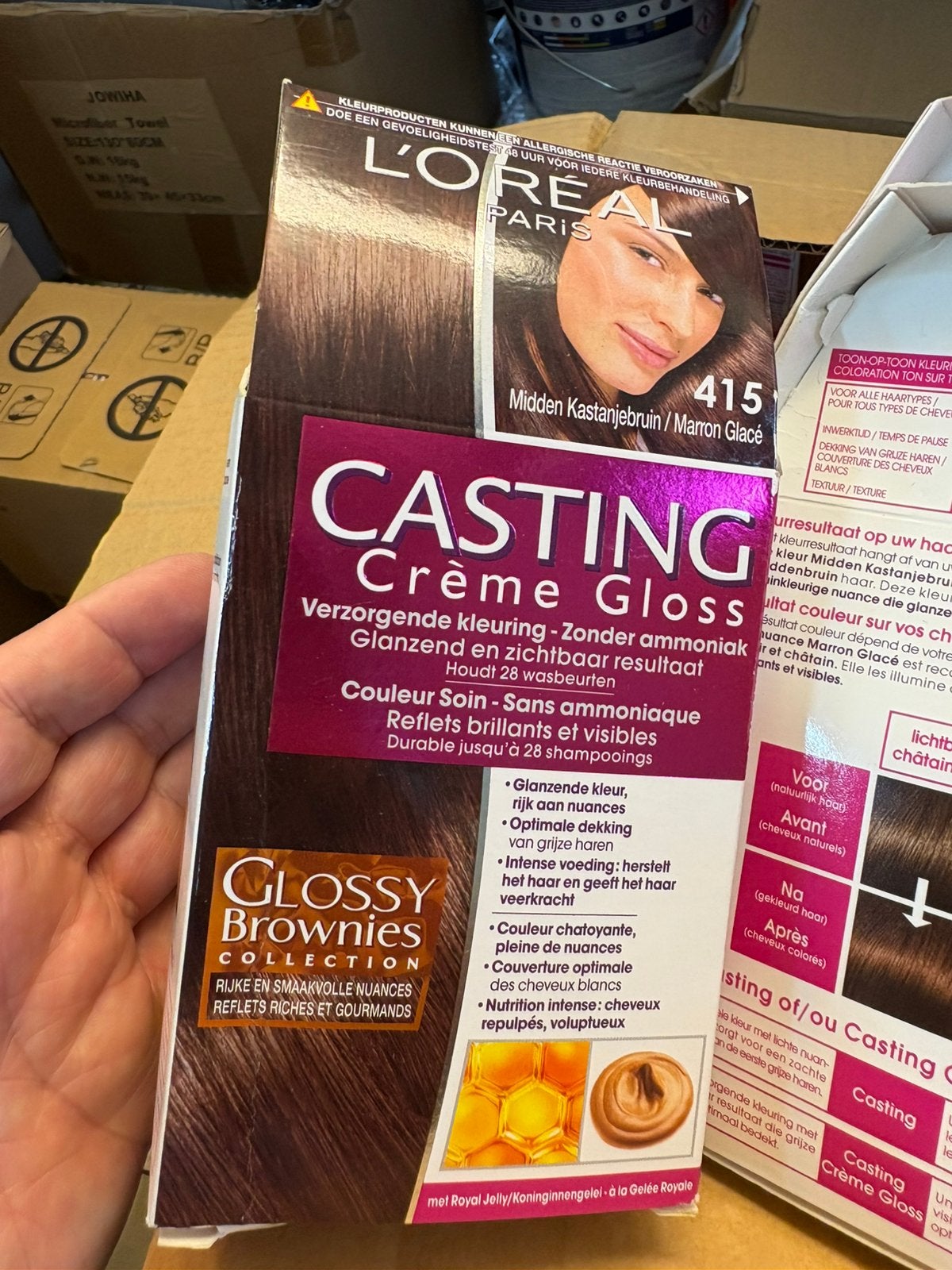 Grote partij 2000 stuks Loreal haarverf, Ophalen, Textiel