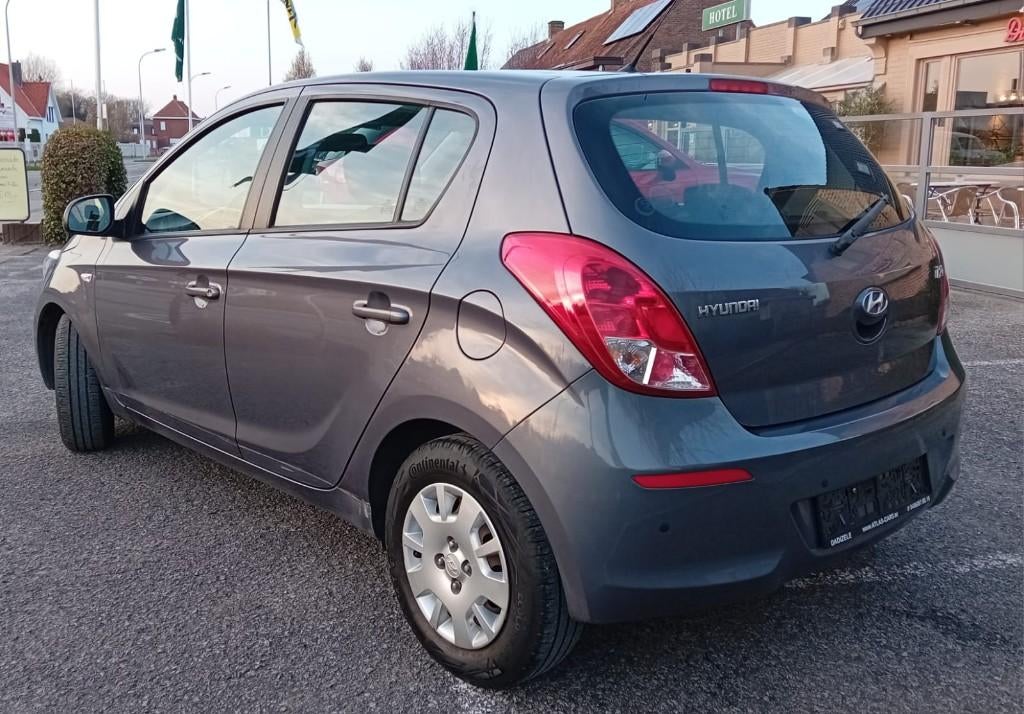 Hyundai i20 1.2i Comfort, Autos, Hyundai, Achat, USB, 5 places, Particulier