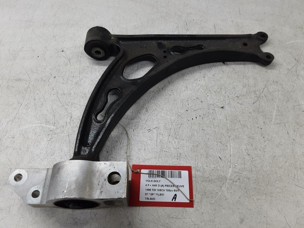 BRAS DE SUSPENSION AVANT DROIT (TRIANGLE) Golf V (1K1), Volkswagen, Mevr. I. Hauben, Utilisé, Rue de l'Espoir 34 34
4030  GRIVEGNÉE, BE