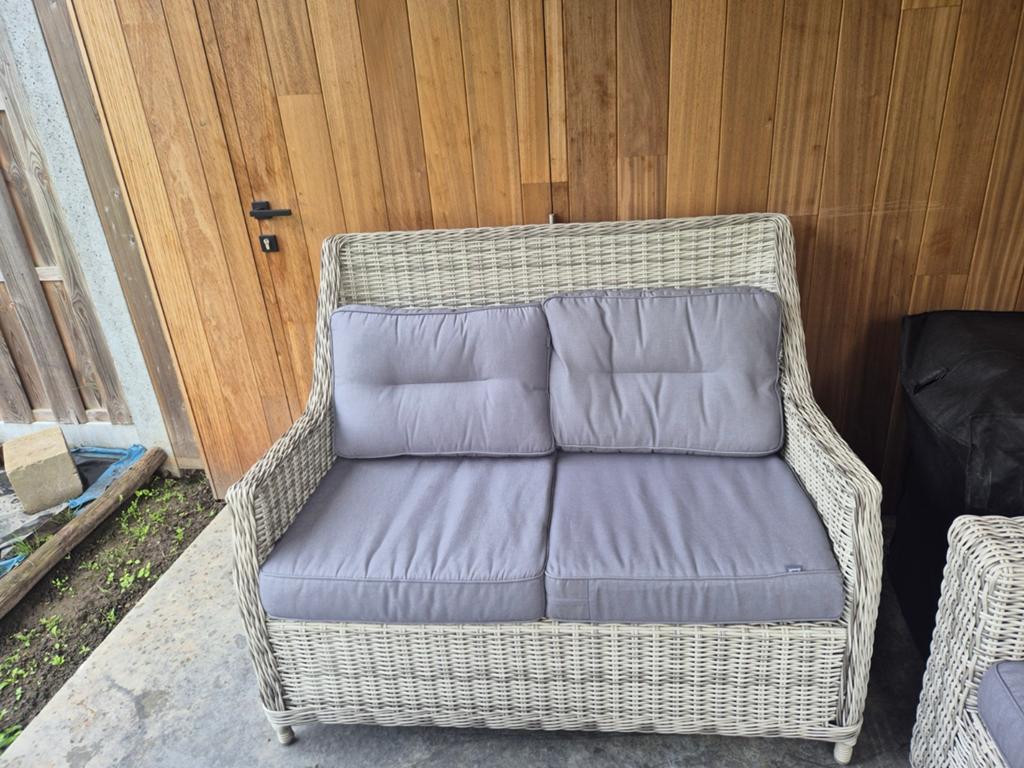 Loungeset grijstinten, Ophalen, 4 zitplaatsen, Kunststof, Zo goed als nieuw