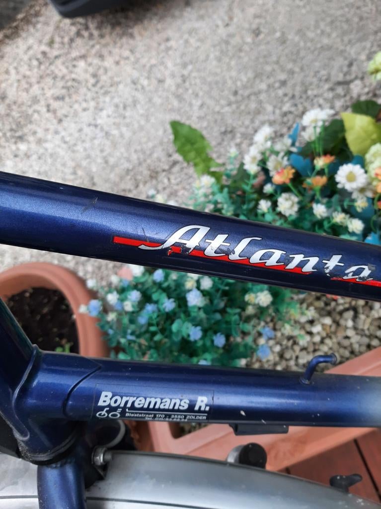 Dames fiets en ploibare minnifiets zijn in goede goede staat, Ophalen