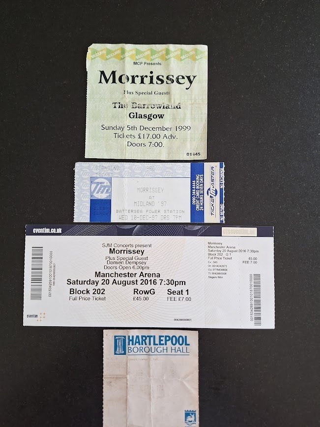 4 x originele gebruikte concerttickets MORRISSEY jaren 90, Enlèvement ou Envoi, Utilisé, Photo ou Carte