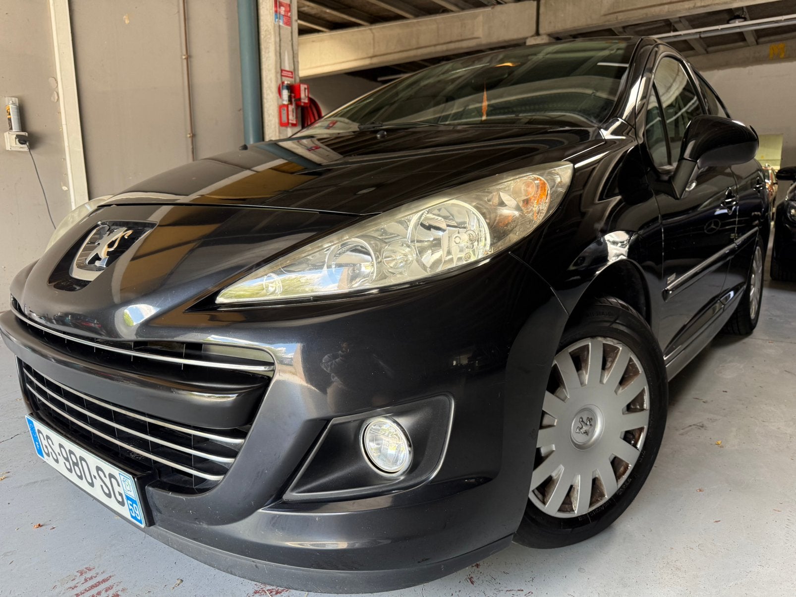 Peugeot 207 1.6 e - HDI 92ch 98G - 200 000 Kms - DISTRI NEUF, Autos, Euro 5, Entreprise, Boîte manuelle, Entretenue par le concessionnaire