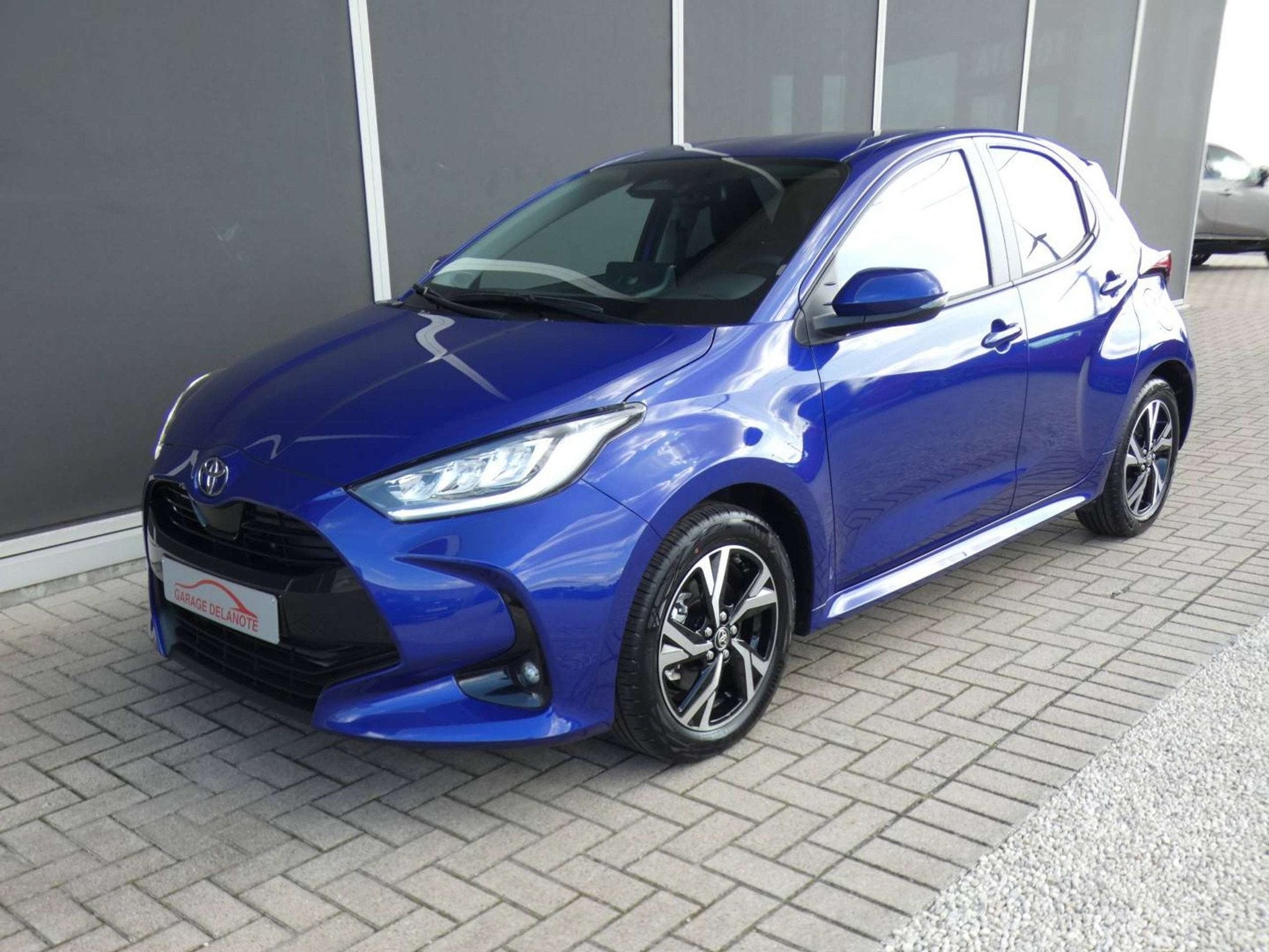 Toyota Yaris Hybrid *ICONIC* +GROOT SCHERM +GPS +Parkeercame, 91 g/km, Achat, Commande vocale, Entreprise