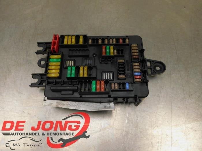 Boîte à fusibles d'un BMW 1-Serie, -, 3 mois de garantie, Utilisé, -