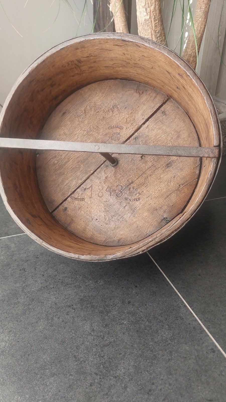 Belle mesure du blé en bois antique et taille du grain 1843, Enlèvement