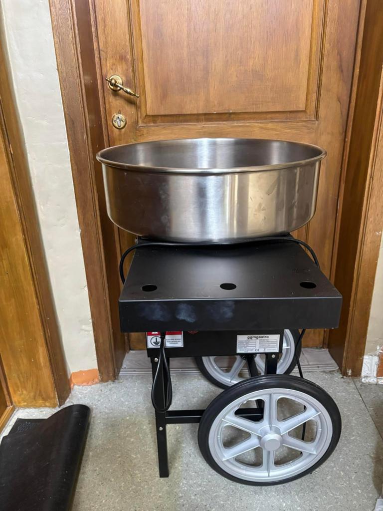Machine a barbe a papa avec chariot