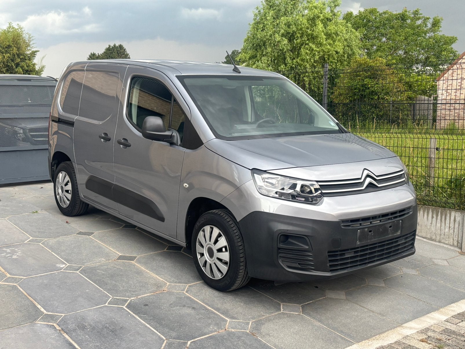 Citroën Berlingo * 1.2 Benzine 110pk *  3 zitplaatsen, Auto's, Bestelwagens en Lichte vracht, Citroën, https://public.car-pass.be/vhr/5db091d3-8593-4fb4-bd48-5992b6c79fe3